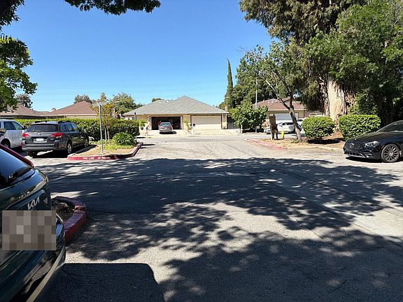 4th image of 2527 Easton Ln APT 11