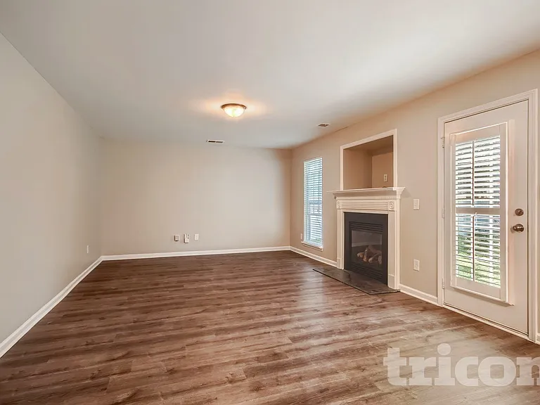 5606 Fenway Dr — Photo 17