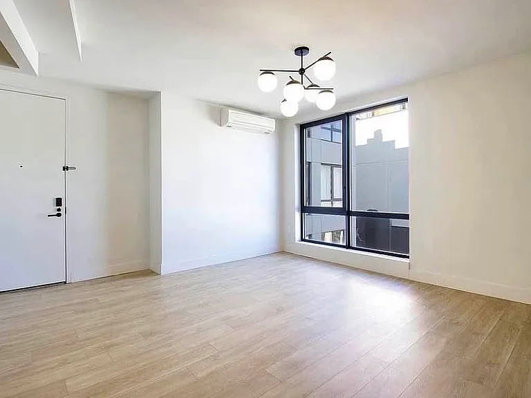 153 Erasmus St #7B — Photo 4
