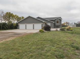 930 W Bristol Dr, Bismarck, ND 58501