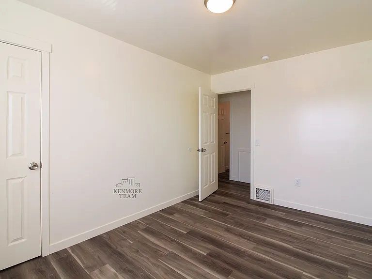 706 Benham St — Photo 9