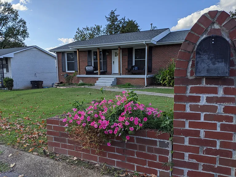 730 Work Dr — Photo 2