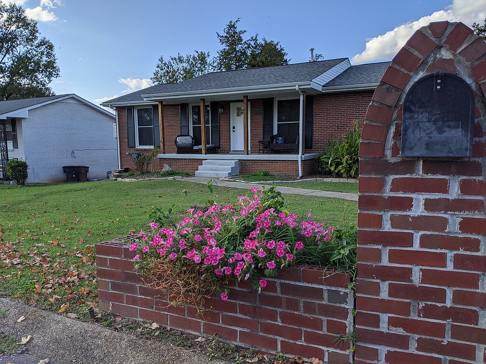 Private 1BR Apt in a 4-unit house. No shared spaces.