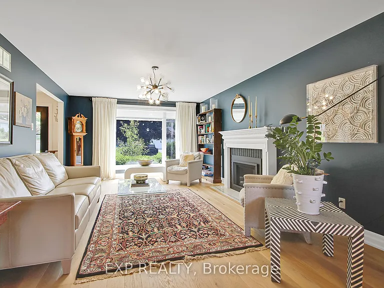 895 Dresden Cres — Photo 12