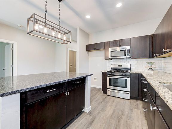 5th image of 600 NW 175th St