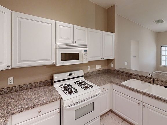 2nd image of 2797 S Knightsbridge Cir