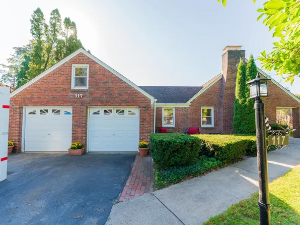 117 Tunxis Road, West Hartford, CT 06107