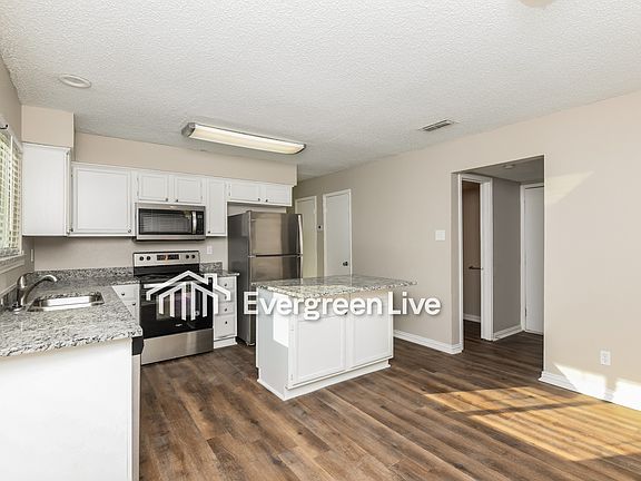 5th image of 2306 Bennington Dr