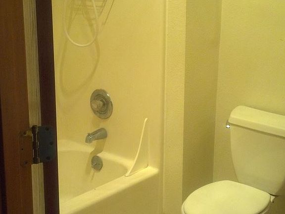 3rd image of 1701 SE Briarwood Dr