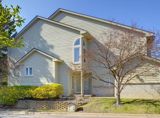 7064 Cahill Rd, Edina, MN 55439