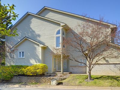 7064 Cahill Rd, Edina, MN, 55439