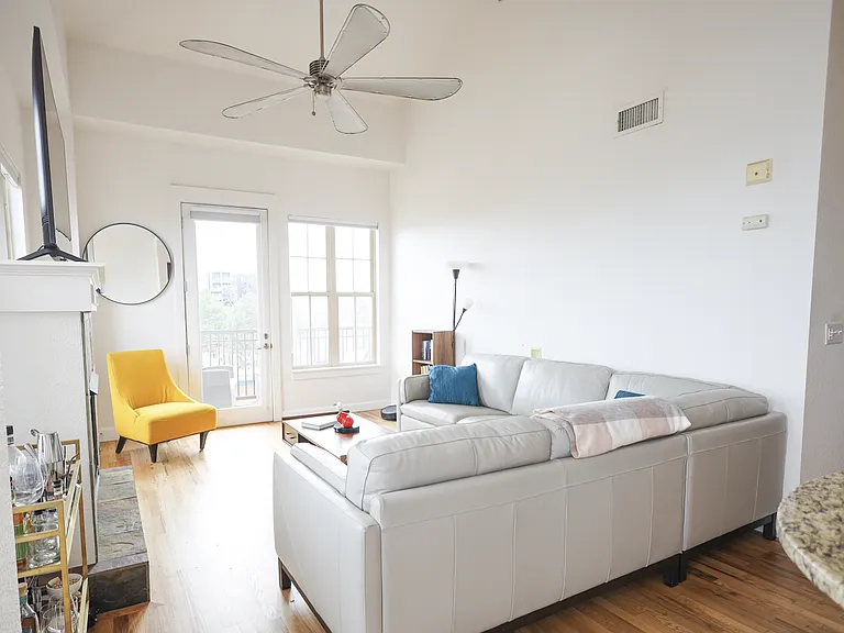 1699 N Downing St #401 — Photo 16