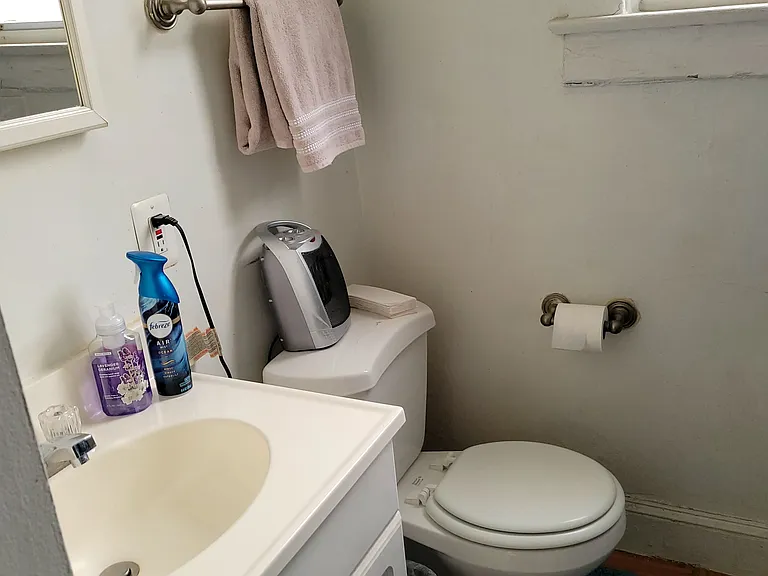 4512 32nd St #4 — Photo 3