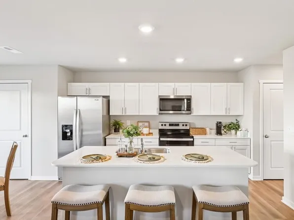 4744 170th Pl, Urbandale, IA 50323