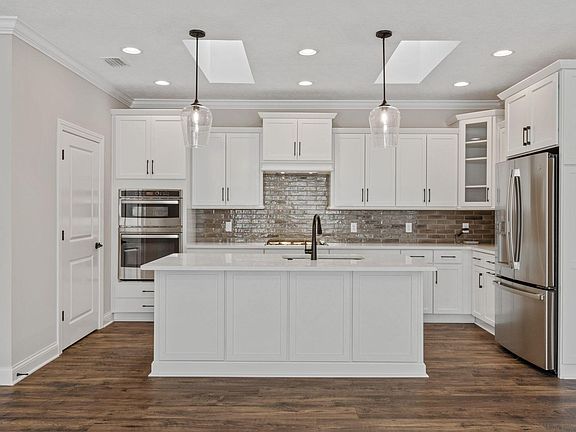 3rd image of 3608 Rose Ln
