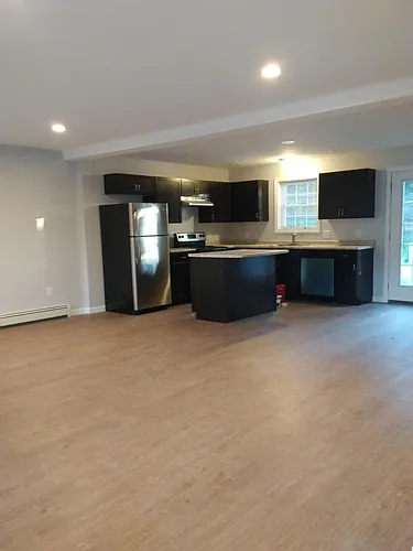 80 Lee St Photo 1