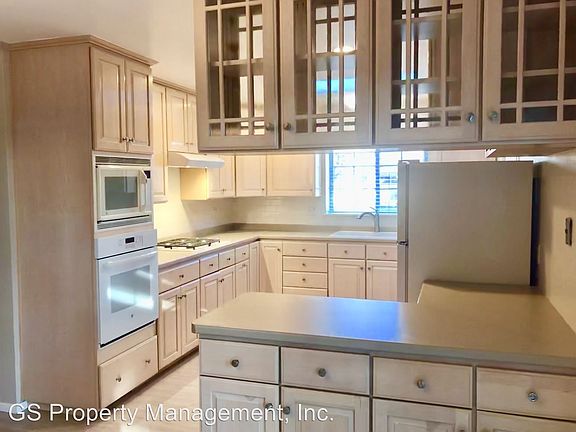 3rd image of 4172 Lemoyne Way