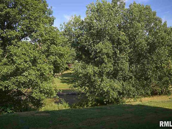 3rd image of 8 Quail Ln