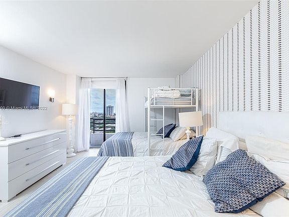 5th image of 3300 NE 191st St APT 1608