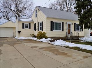 66 Ledyard Ave, Depew, NY 14043