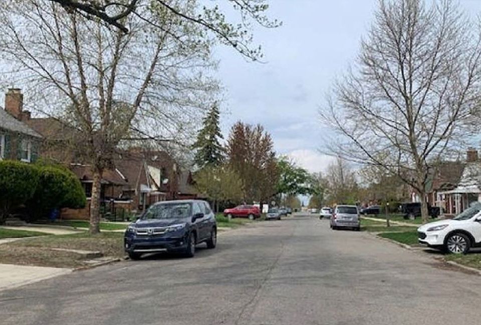 Exterior Neighborhood (street photo)