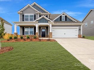 661 River Bottom Rd, Hendersonville, NC 28792