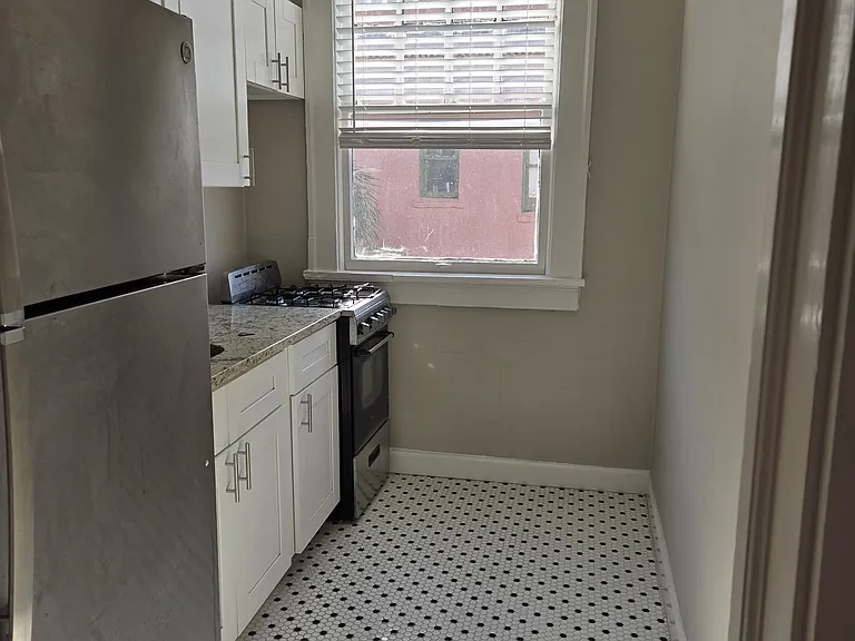 611 W Horatio St #13 — Photo 6