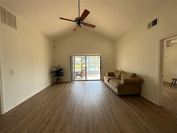 5th image of 2647 Horseshoe Bay Dr