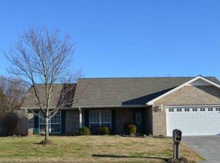 2329 Cayugas Ln, Maryville, TN 37801