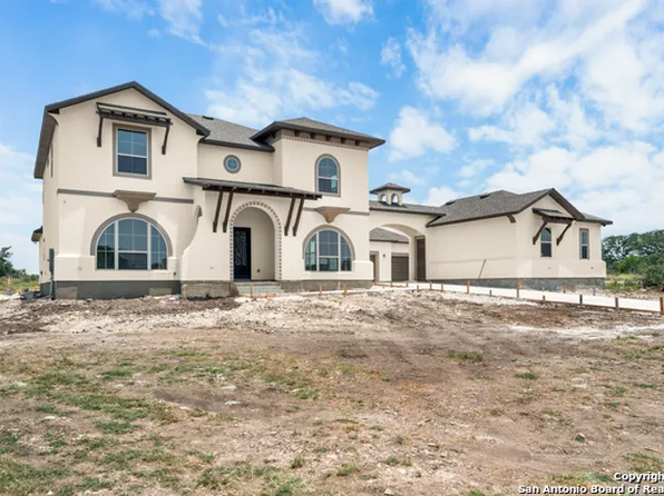 122 James Way, Castroville, TX 78009