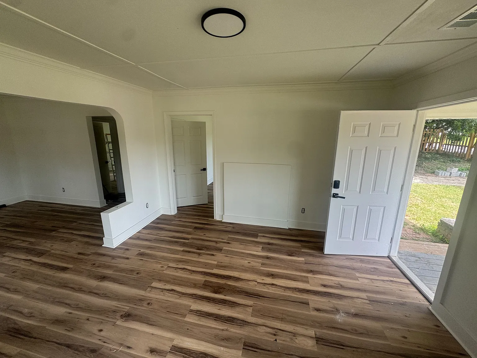 2 bed, 1224 sqft, $1,050 — Photo 2