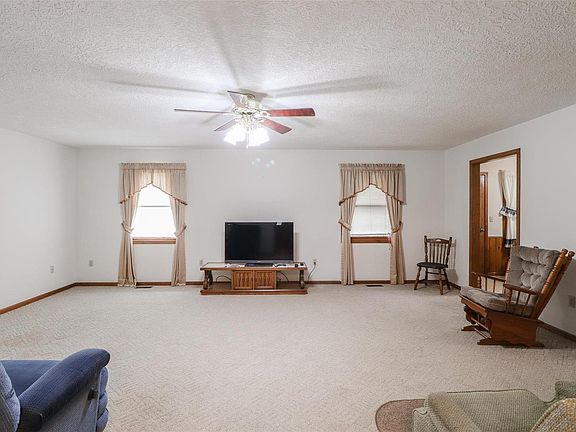 5th image of 26743 Owens Dr