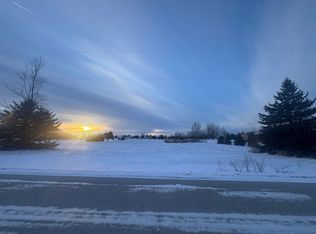 4715 Redwood Dr, Pulaski, WI 54162