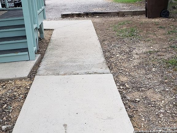 3rd image of 810 Novella Ave