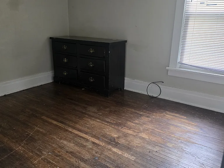 142 Englewood Ave — Photo 10