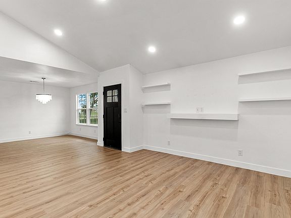 5th image of 409 Avenue R