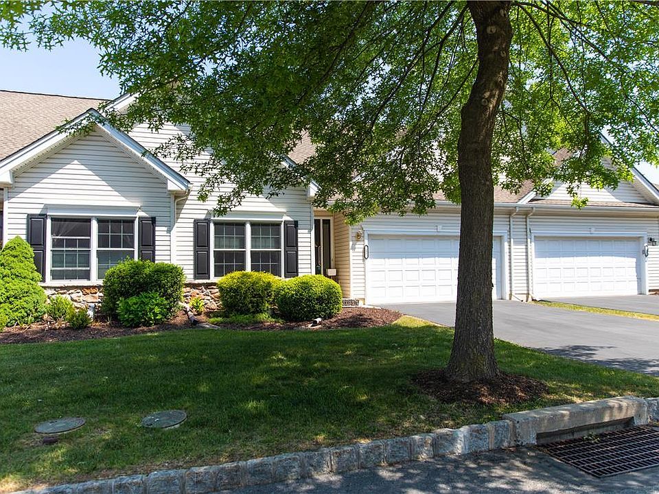 1st image of 21 Moor Dr