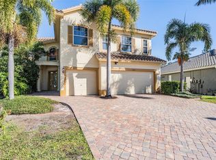 8685 Bayou Way N, Pinellas Park, FL 33782