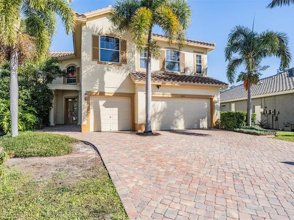 8685 Bayou Way N, Pinellas Park, FL 33782