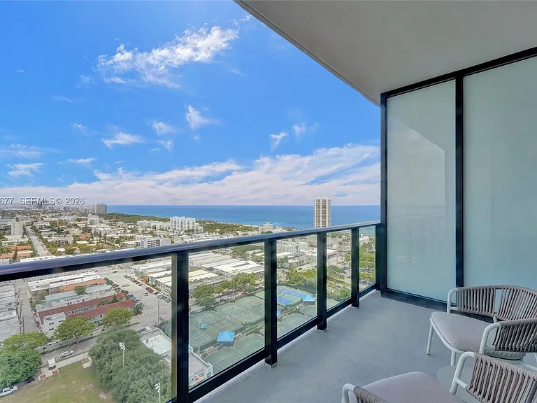 580 72nd St #Penthouse 13 — Photo 1