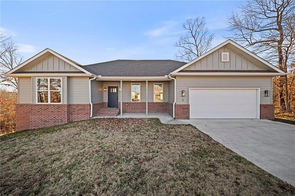 4 bed, 1919 sqft, $2,295 — Photo 1