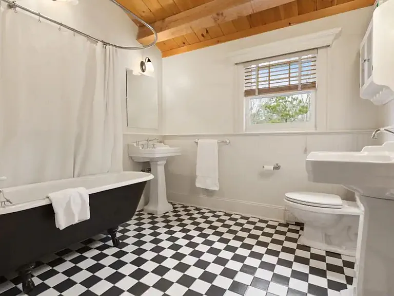 150 Oakview Hwy — Photo 12