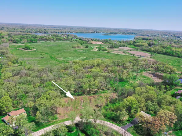 802 Apache Trl, Lake Villa, IL 60046