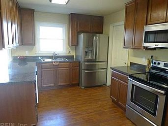 2nd image of 945 Costa Ave