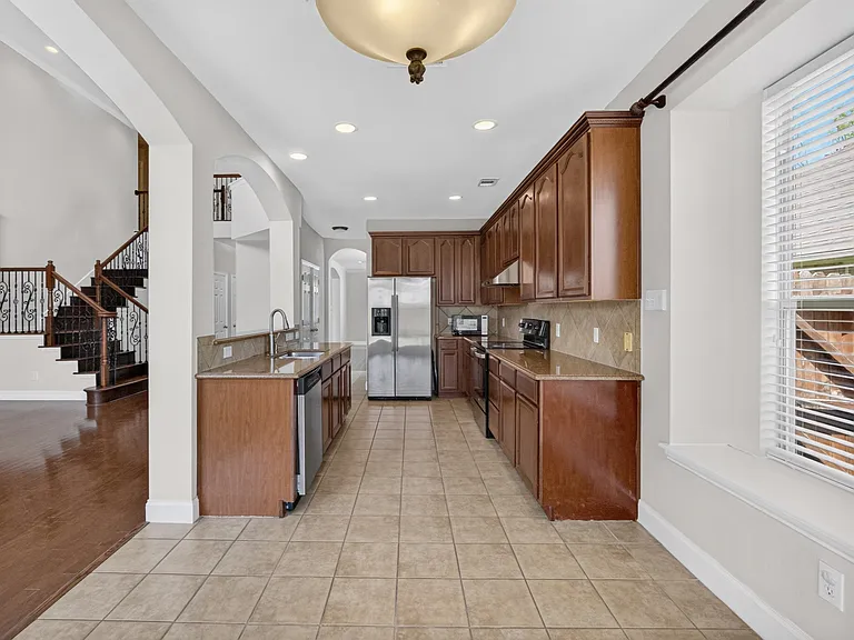 4521 Chaparral Creek Dr — Photo 9