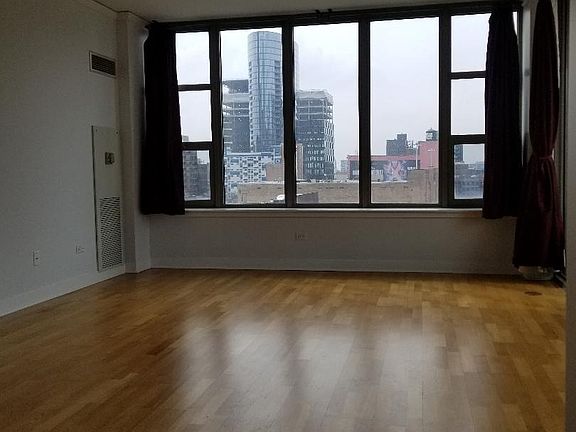 3rd image of 200 N Jefferson St APT 604