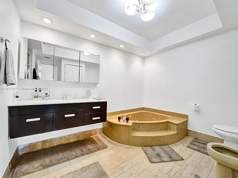20281 E Country Club Dr #1114 — Photo 41