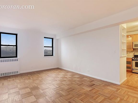 3rd image of 90 Park Ter E APT 6A