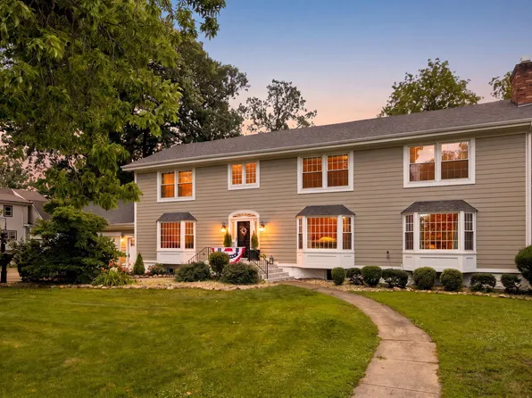 703 W Milroy Ave, Rensselaer, IN 47978