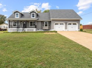 97 Angela Cir, Rossville, GA 30741